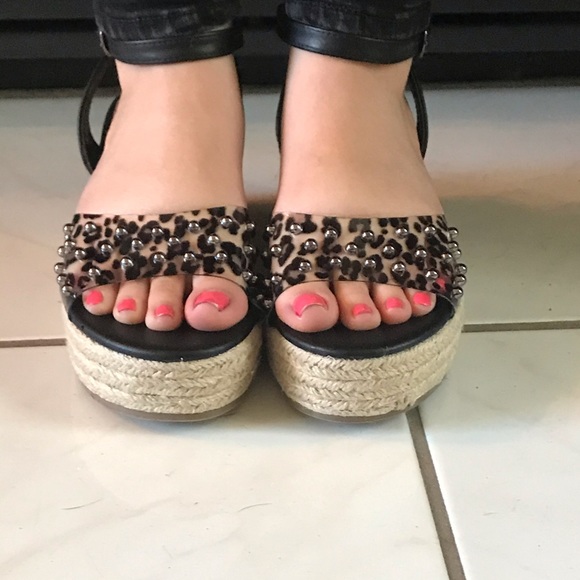LEOPARD WEDGES - Picture 9 of 10